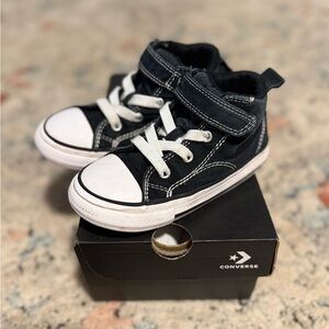 Converse Toddler Size 9 Black Hightops
